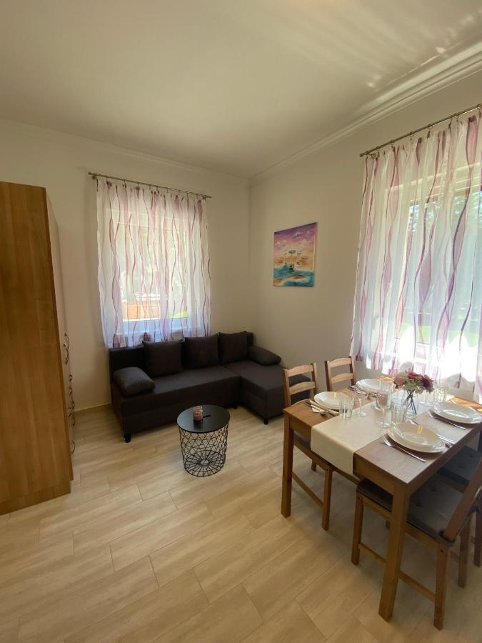 Karinthy Haz Guest House Siófok Eksteriør bilde