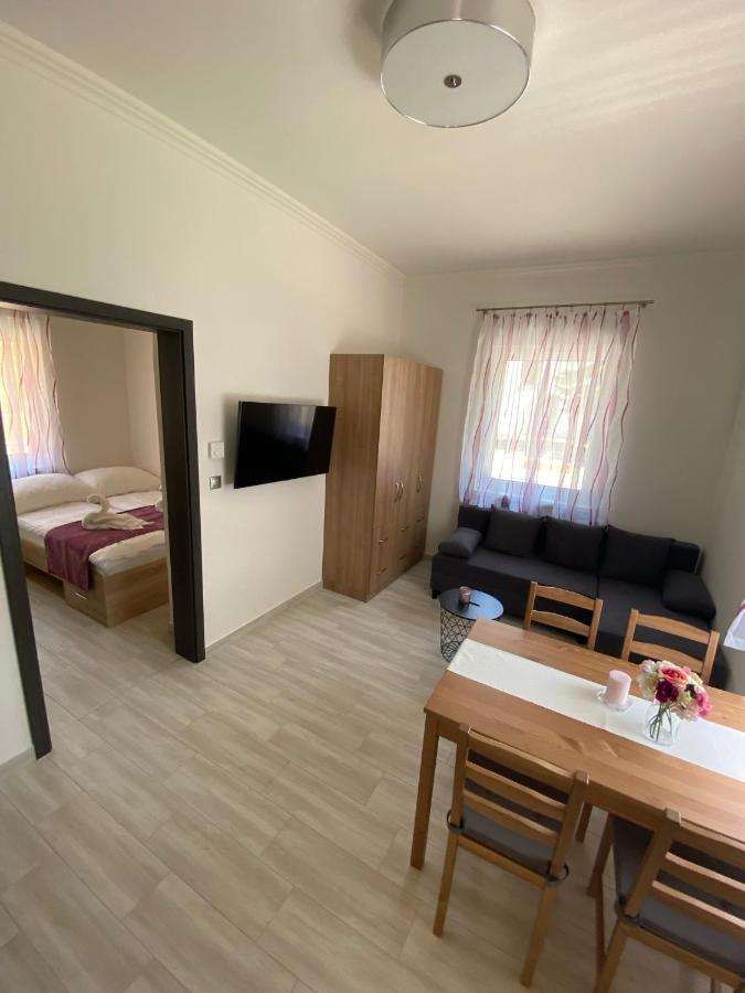 Karinthy Haz Guest House Siófok Eksteriør bilde