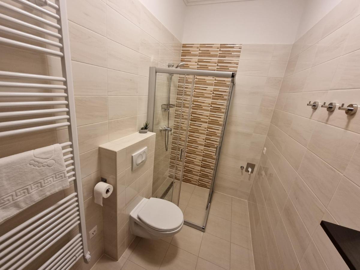 Karinthy Haz Guest House Siófok Eksteriør bilde