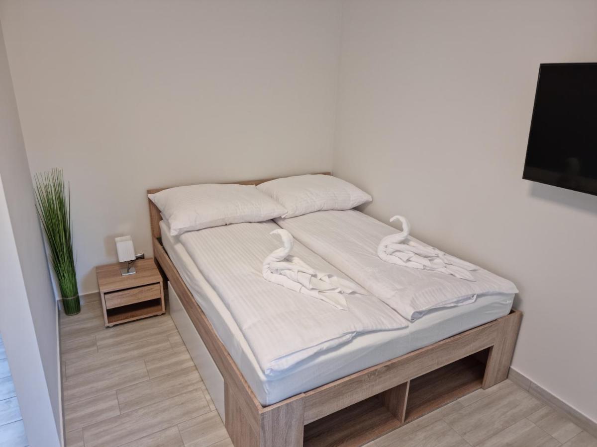 Karinthy Haz Guest House Siófok Eksteriør bilde