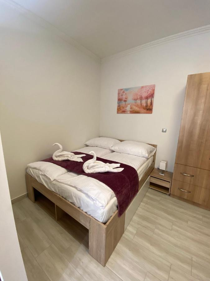 Karinthy Haz Guest House Siófok Eksteriør bilde