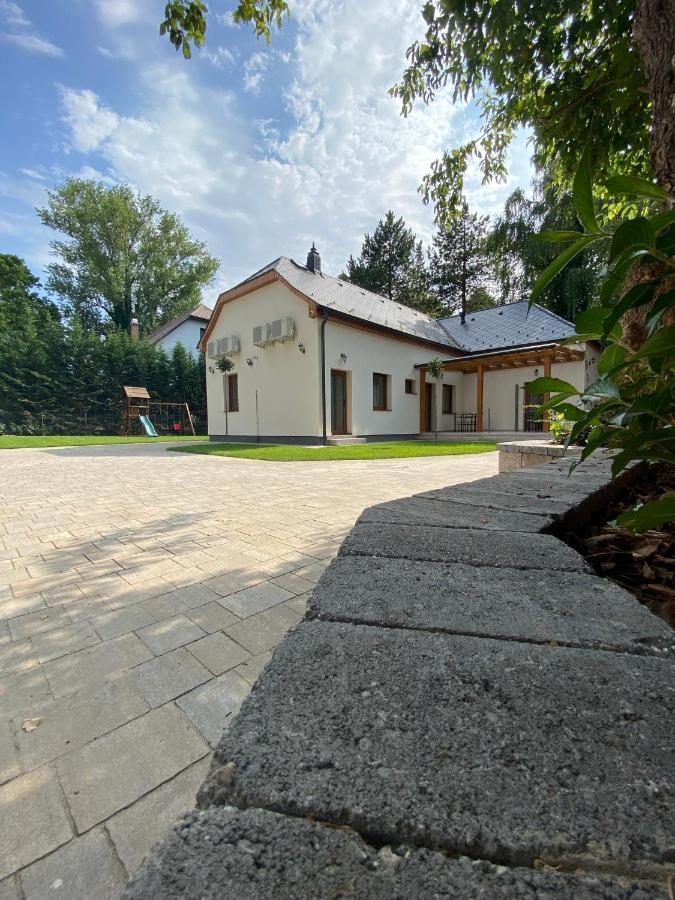 Karinthy Haz Guest House Siófok Eksteriør bilde