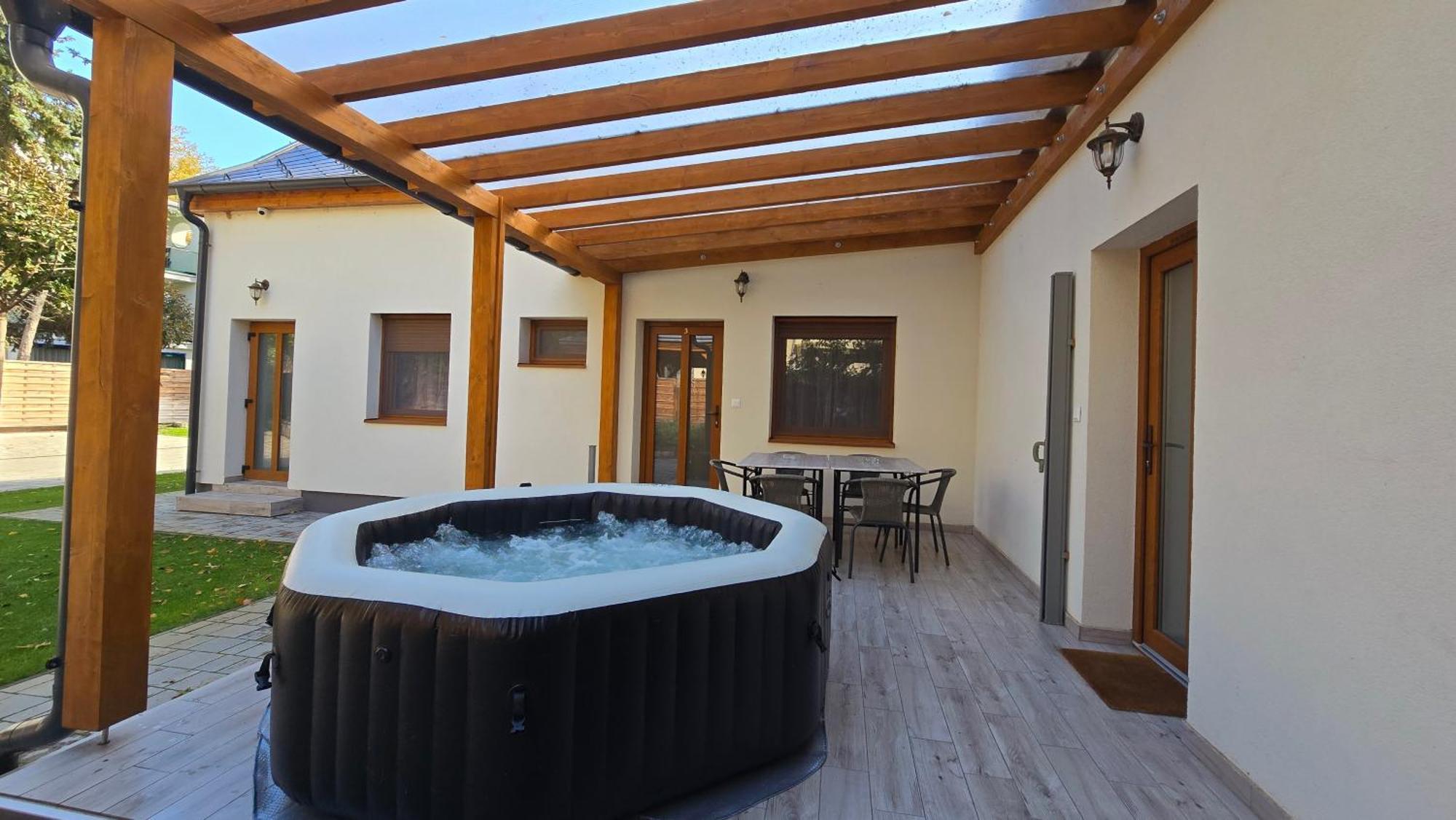 Karinthy Haz Guest House Siófok Eksteriør bilde